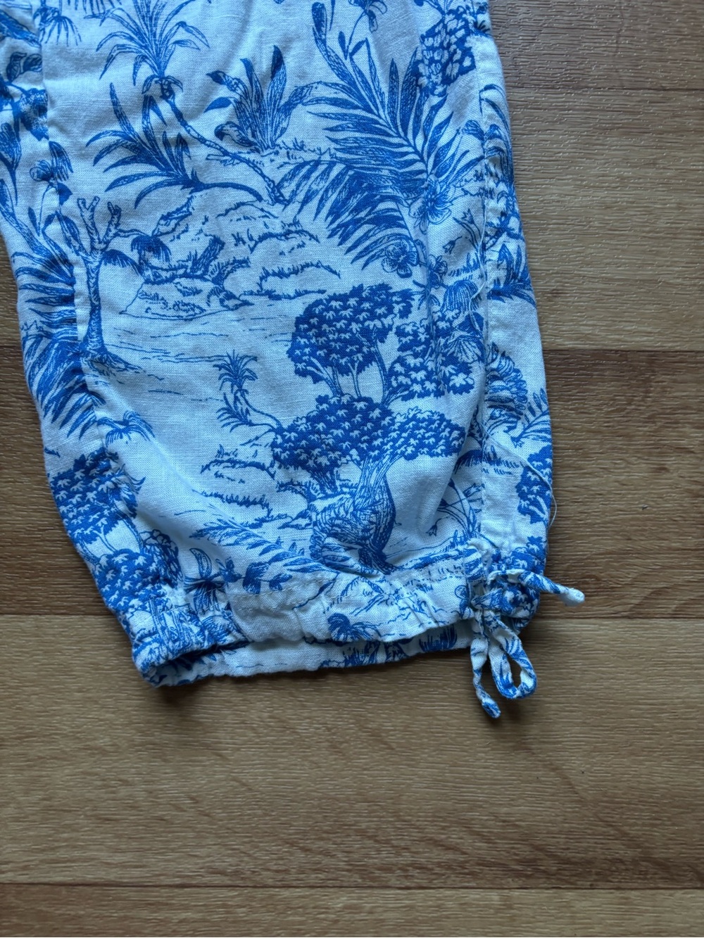 Nicole Miller White & Blue Floral Ankle Joggers - Picture 7 of 13